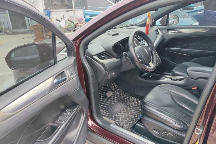 Used Lincoln MKC 2017 2.0T Two-Wheel Drive Deluxe Edition