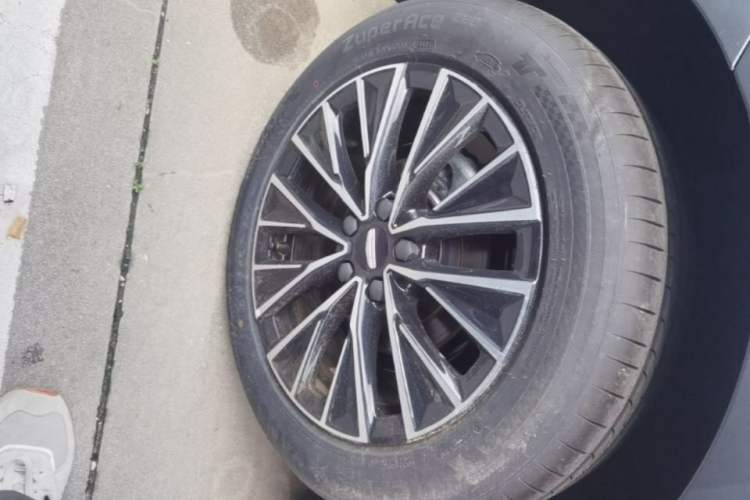 Used Geely Auto Emgrand 2026 Model 5th Generation 1.5T DCT Prestige Edition Right Rear Wheel Hub