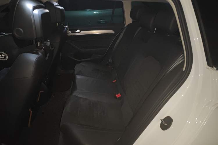 Used Volkswagen Variant 2018 380TSI Two-Wheel Drive Comfort Edition