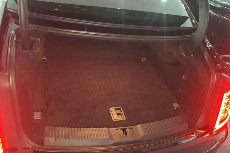 Used Hongqi H9 2022 2.0T Smart Connect Flagship Edition Trunk