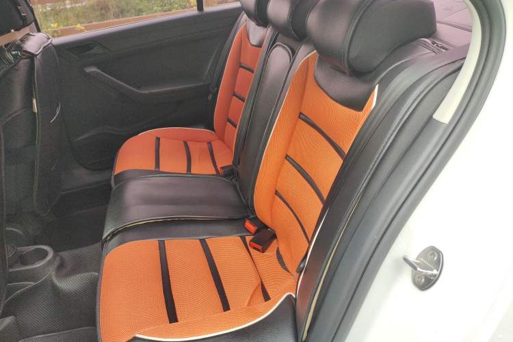 Used Volkswagen Jetta 2015 Value Edition 1.6L Manual Fashionable Style