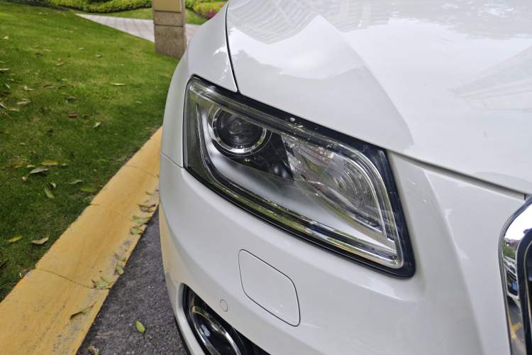 Used Audi Q5 2015 40 TFSI Comfort Model Right Front Headlight