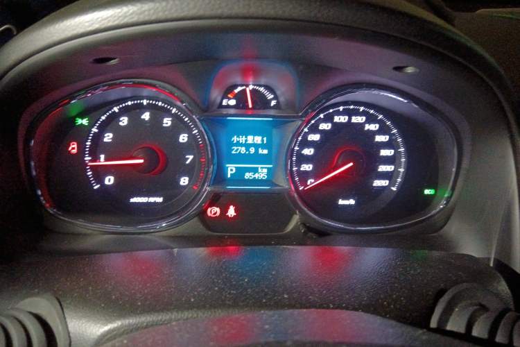 Used Chevrolet Captiva 2015 2.4L 4x4 Flagship Edition 7-Seater
