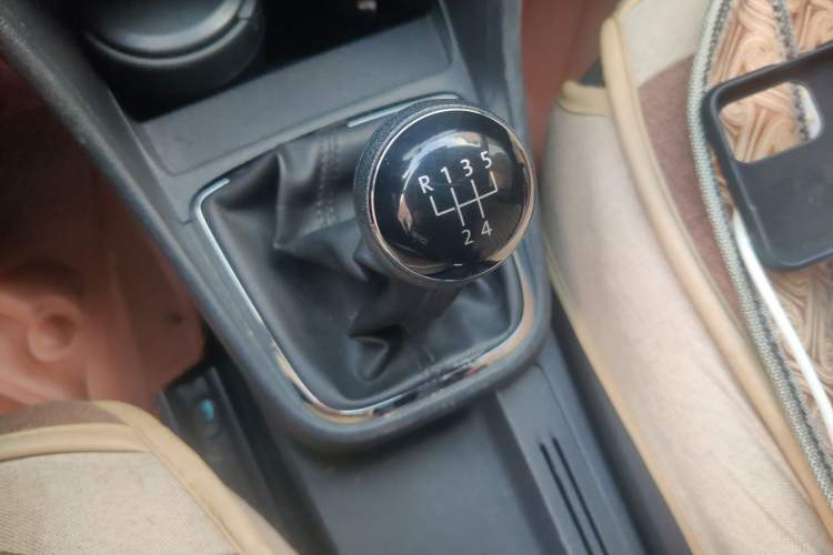 Used Volkswagen Jetta 2015 1.6L Manual Comfort Model
