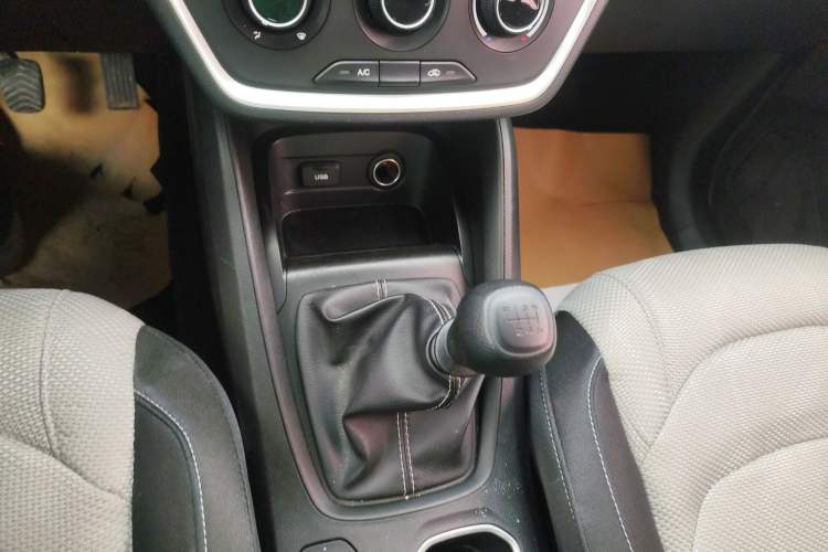 Used Wuling Hongguang S3 2019 1.5L Manual Standard Version China VI Standard
