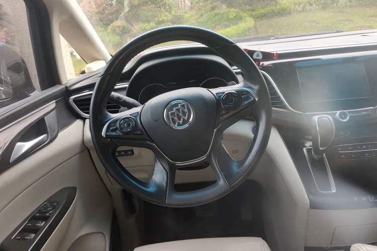 Used Buick GL8 2017 28T Avenir Avia National Emission Standard V
