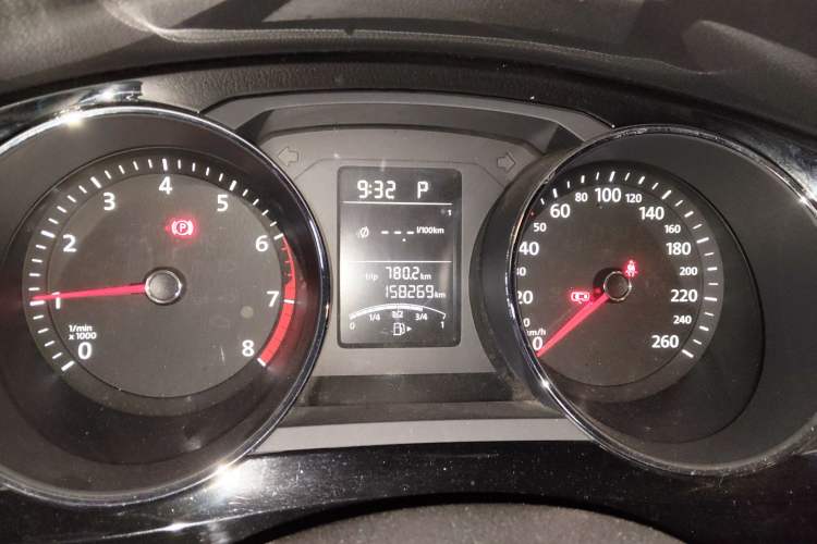 Used Volkswagen Sagitar 2015 1.6L Automatic Comfort Model Instrument Cluster