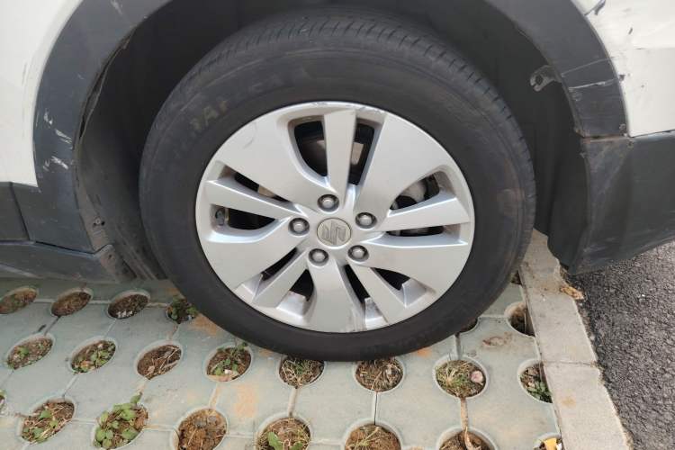 Used Suzuki S-Cross 2014 1.6L CVT Two-Wheel Drive Entry Model Right Front Wheel Hub