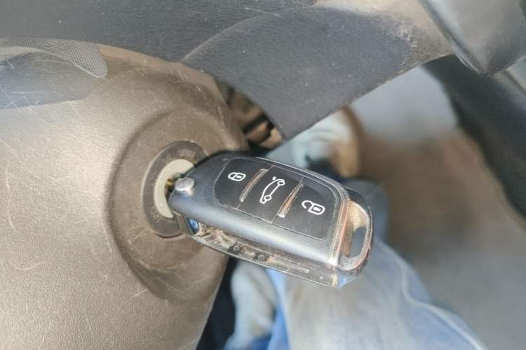 Used Toyota YARiS L Zhi Xuan 2014 1.3E Automatic Charm Edition
