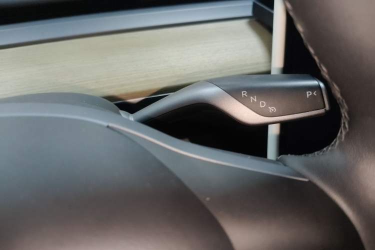 Used Tesla Model Y 2022 Revised Version Rear-Wheel Drive Gear Lever