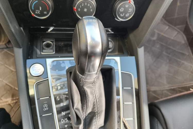 Used Volkswagen Magotan 2018 330TSI DSG Advanced Model Gear Lever