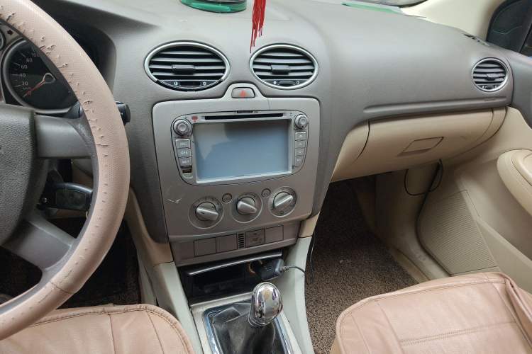 Used Ford Focus 2011 Sedan 1.8L Manual Comfort Model