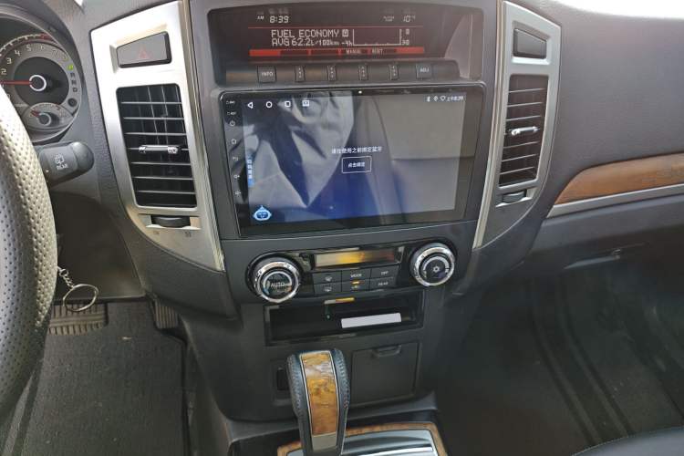 Used Mitsubishi Pajero 2020 3.0L Automatic Luxury Off-Road Version Audio And AC Panel