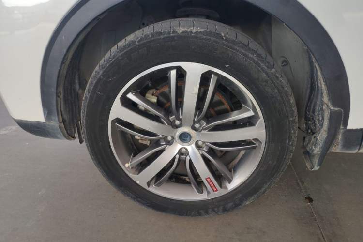 Used Haval H6 2017 Red Label 2.0T Automatic Two-Wheel Drive ZhiShang Model Exterior 4