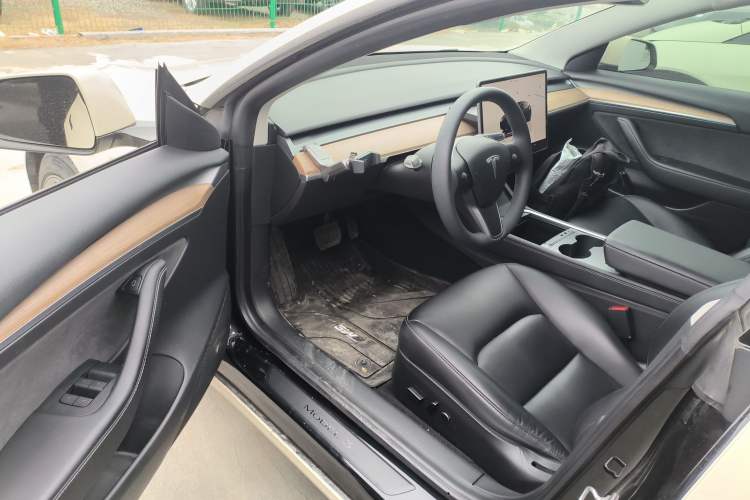 Used Tesla Model 3 2022 Rear-Wheel-Drive Version
