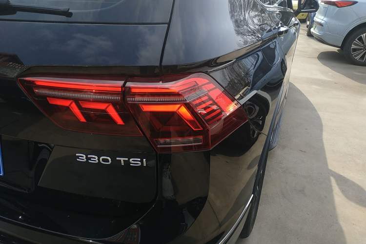 Used Volkswagen Tiguan L 2024 330TSI Automatic Two-Wheel Drive R-Line Enhanced Edition Exterior 3