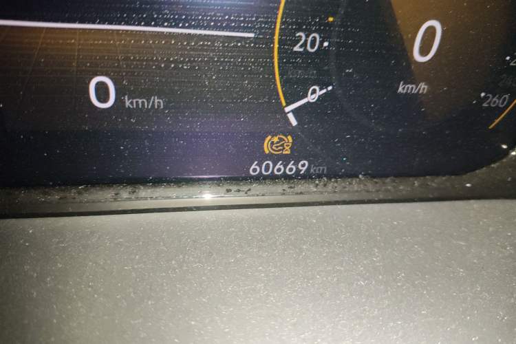 Used Volkswagen Viloran 2024 330TSI Luxury Edition Odometer Close Up