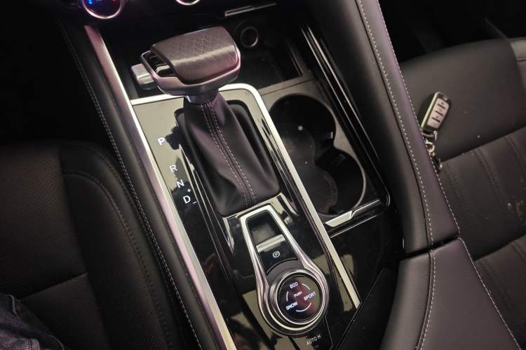 Used Changan CS95 2021 2.0T Two-Wheel Drive Luxury Version
