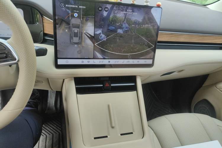 Used Hima AITO M7 2024 1.5T Rear-Drive Plus Version 5 Seats Audio And AC Panel