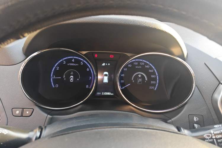 Used Hyundai ix35 2013 2.0L Automatic Two-Wheel Drive Leading GLX China V Emission Standard
