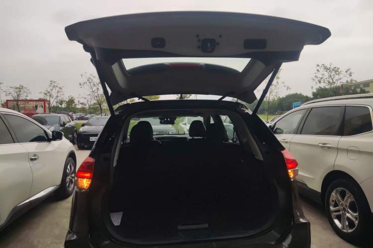 Used Nissan X-Trail 2023 Classic 2.0L Two-Wheel Drive Smart Connect & Comfort Edition
