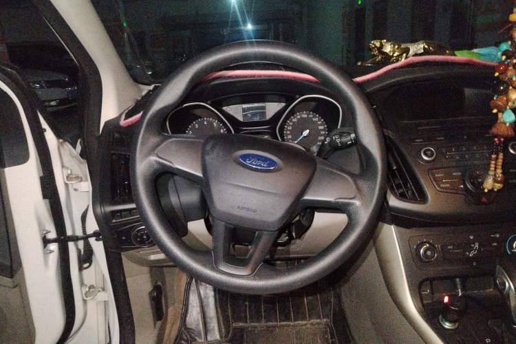 Used Ford Focus 2015 Sedan 1.6L Automatic Comfort Model

