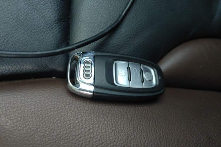 Used Audi Q5 2017 40 TFSI Technology Edition Vehicle Key