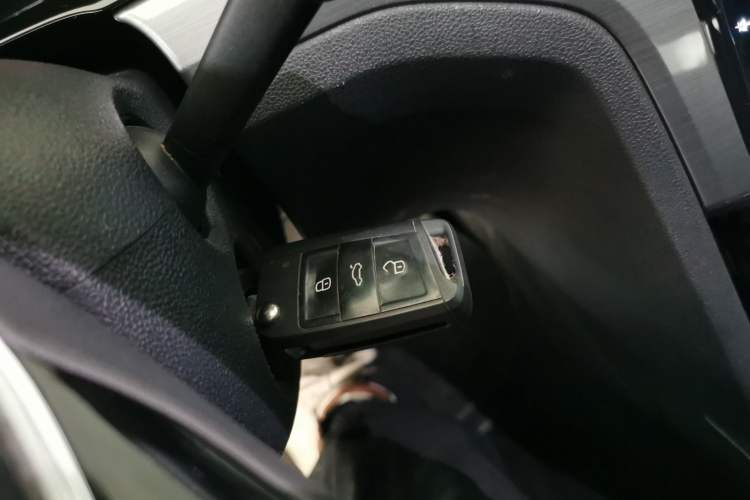 Used Volkswagen Lamando 2015 280TSI DSG Comfort Edition
