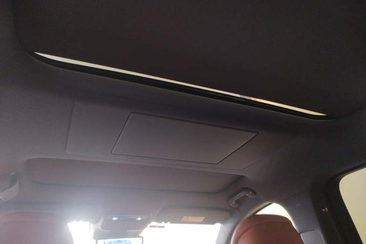 Used Hima AITO M7 2026 Model Range-Extending Ultra All-Wheel Drive 5-Seater Version Headliner