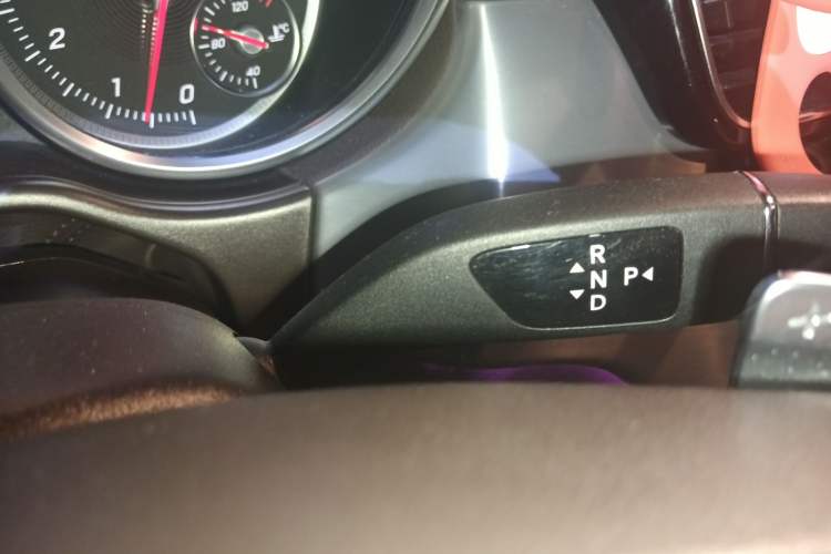 Used Mercedes-Benz GLS 2017 GLS 400 4MATIC Fashion Edition Gear Lever