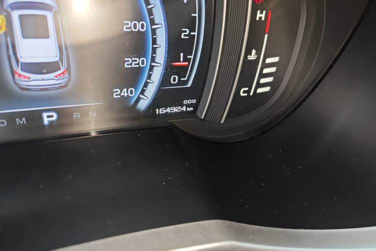 Used Geely Auto Emgrand X7 Sport 2016 1.8TD Automatic ZhiZun Version Odometer Close Up