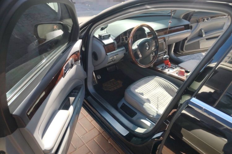 Used Volkswagen Phaeton 2011 3.6L V6 5-Seater Extended Comfort Version
