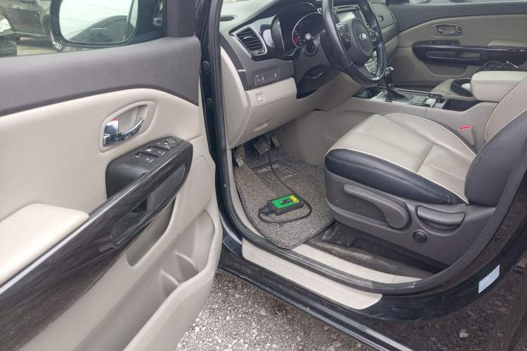 Used Kia Carnival 2015 2.2T Luxury Edition China IV Driver Seat