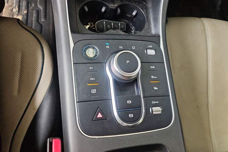 Used BYD Destroyer 05 2024 HONOR Edition DM-i 55KM Luxury Model Gear Lever