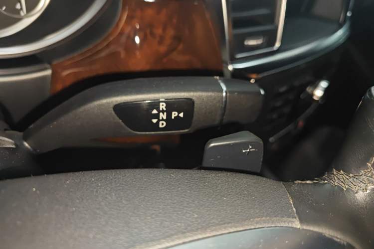 Used Mercedes-Benz M-Class 2014 ML 400 4MATIC Luxury Model