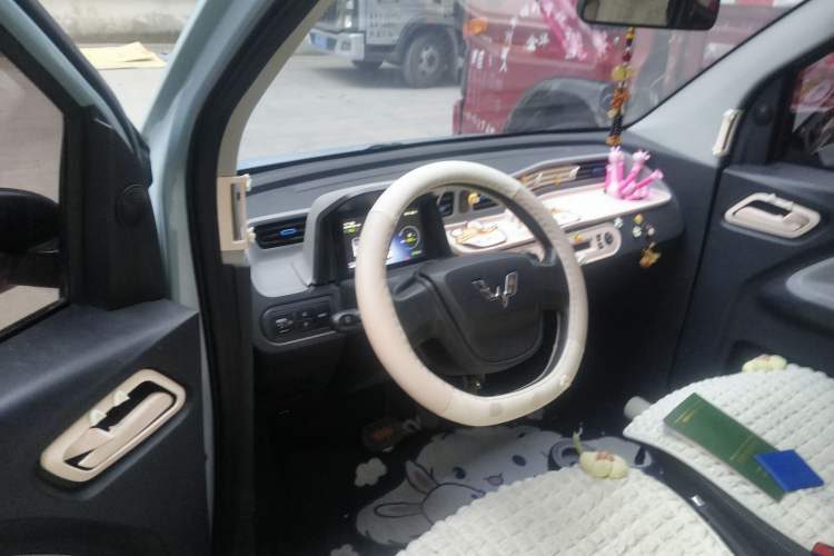 Used Wuling Hongguang MINIEV 2021 Macaron Fashion Model Lithium Iron Phosphate