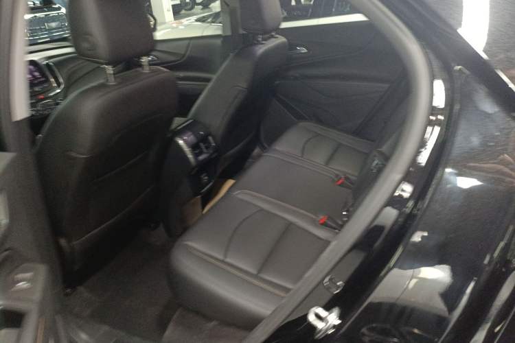 Used Chevrolet Equinox 2019 535T Automatic YuJie Edition China V Standard Left Rear Seat