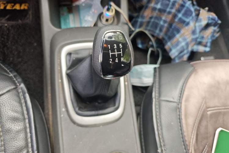 Used Chevrolet Sail 2015 Sail 3 1.5L Manual with Ideal Sunroof Edition Gear Lever