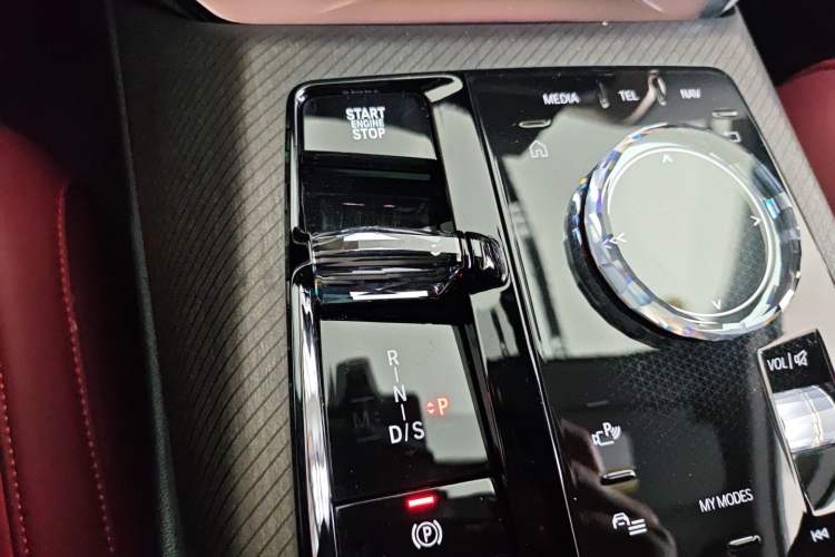 Used BMW X3 2025 xDrive30L Luxury Edition M Sport Package Gear Lever