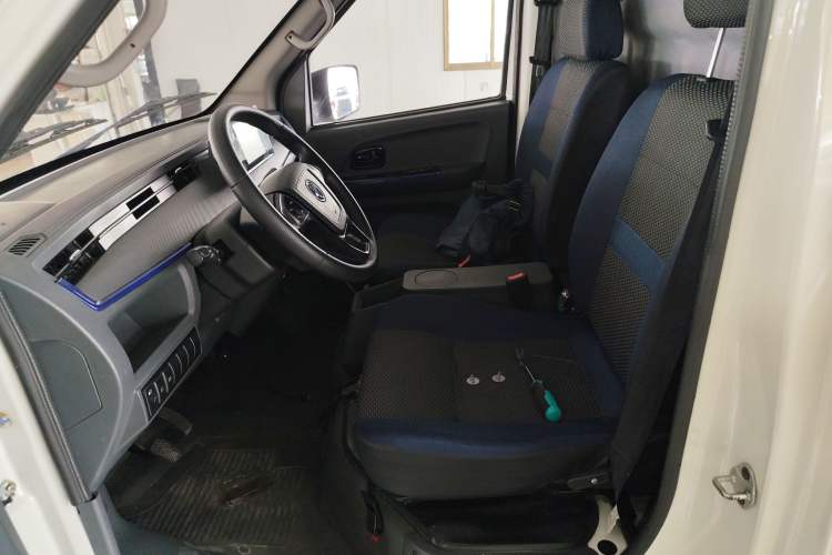 Used Dongfeng Yufeng EM26 2023 High-End Model 41.86 kWh CATL Left Front Seat