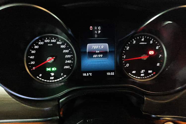 Used Mercedes-Benz V-Class 2022 V 260 L Long Wheelbase Prestige Edition Odometer Close Up