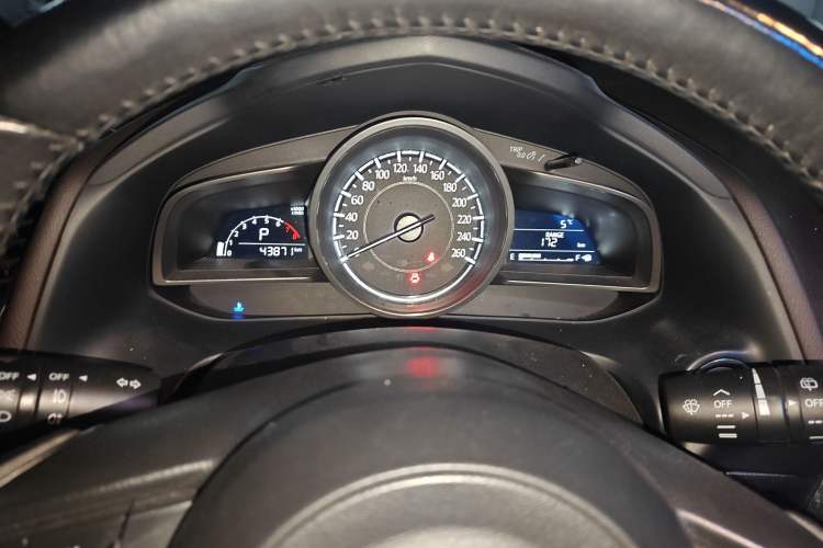 Used Mazda CX-4 2018 2.0L Automatic 2WD Blue Sky Exploration Edition China VI Standard
