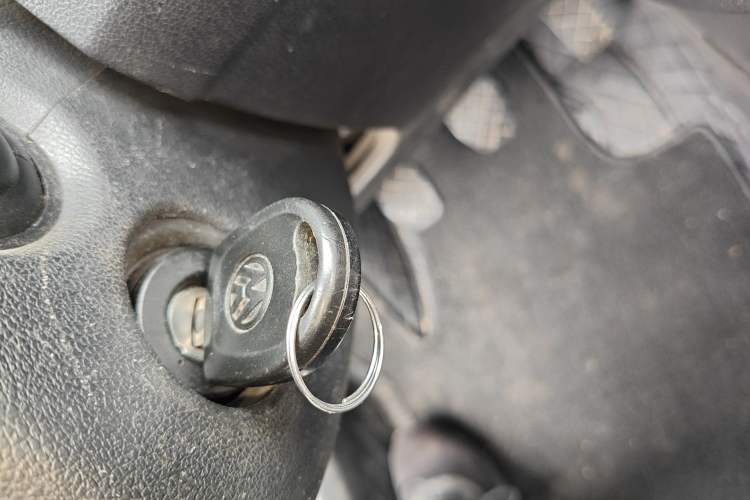 Used Volkswagen Jetta 2015 1.4L Manual Fashion Model Vehicle Key