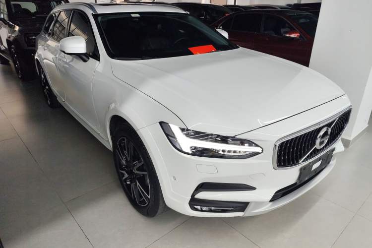 Used Volvo V90 2017 Cross Country T5 AWD Prestige Edition
