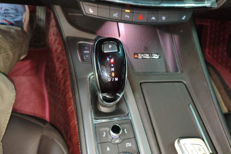 Used Cadillac CT5 2025 28T Urban Sport Edition Gear Lever