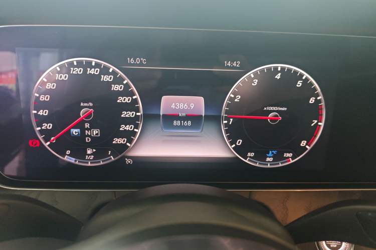 Used Mercedes-Benz E-Class 2019 E 300 L Sporty and Stylish Model