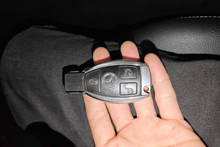 Used Mercedes-Benz M-Class 2014 ML 320 4MATIC Vehicle Key