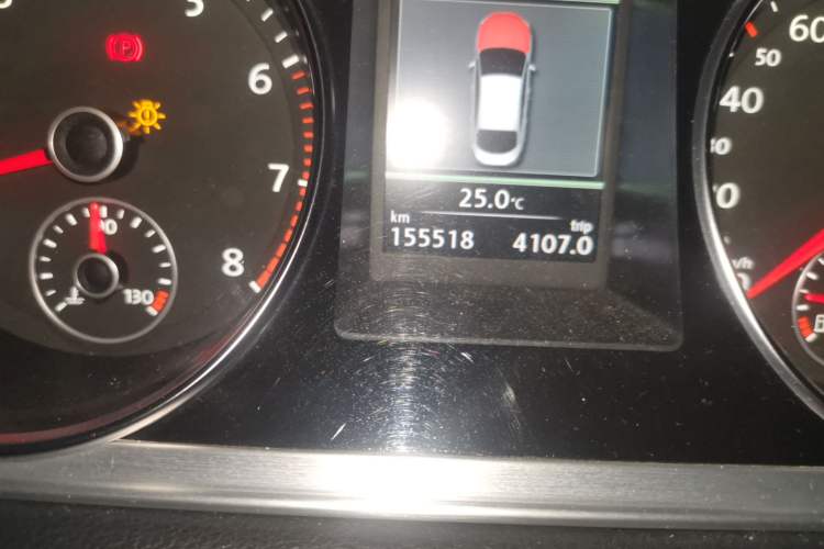 Used Volkswagen FAW-Volkswagen CC 2013 2.0 TSI Luxury Model Odometer Close Up