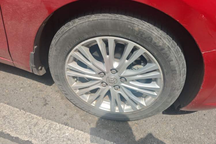 Used Buick GT 2016 15N Automatic Elite Edition Right Front Wheel Hub