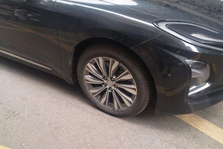 Used Hongqi E-QM5 2022 431 km Charge & Enjoy Edition